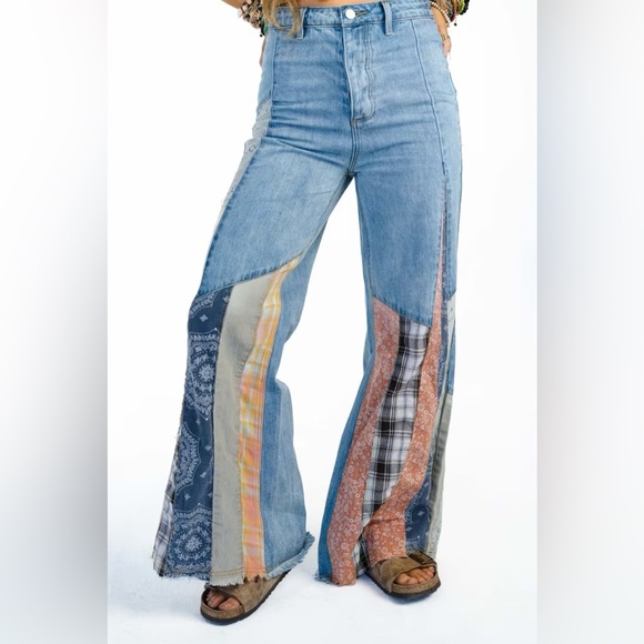 NWOT EASEL Magnolia Patchwork Jeans Blue and Yellow Flare Small 26 - Picture 4 of 5
